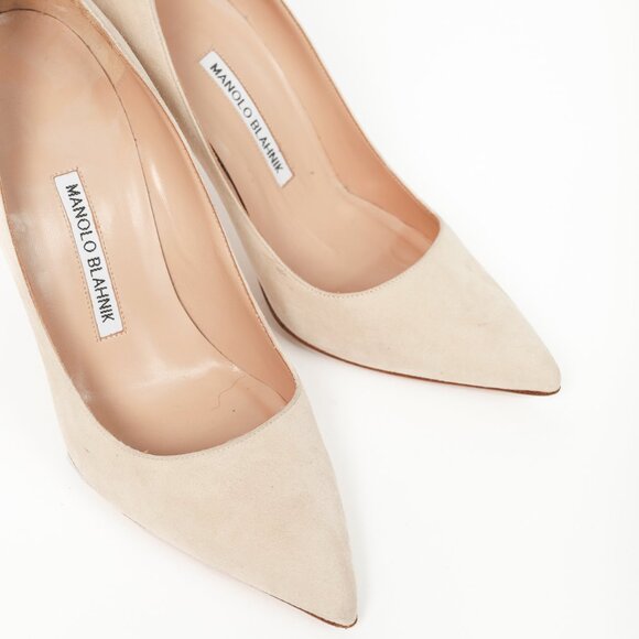 Manolo Blahnik BB Beige Suede Pointed-Toe Pumps - Picture 6 of 8